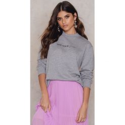 Bluzy damskie: Statement By NA-KD Influencers Bluza Linn Ahlborg - Grey
