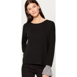 Sweter z koszulowymi rękawami - Czarny. Czarne bez kategorii marki Mohito, s, z koszulowym kołnierzykiem. W wyprzedaży za 29,99 zł.