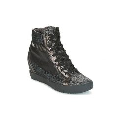 Buty Mam'Zelle LOENA. Czarne trampki i tenisówki damskie Mam'Zelle, bez wzorów, bez zapięcia. Za 284,50 zł.