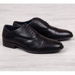 Półbuty męskie wizytowe czarne McKey. Czarne buty wizytowe męskie Mckey, bez zapięcia. Za 129,99 zł.