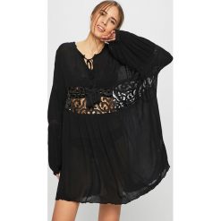 Guess Jeans - Narzutka plażowa. Czarne stroje kąpielowe damskie Guess Jeans, xl, z aplikacjami, z bawełny, bez rękawów. Za 359,90 zł.