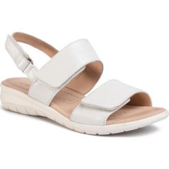 Sandały CAPRICE - 9-28602-24 White Perlato 139. Białe klapki damskie Caprice, bez wzorów, ze skóry, bez obcasa. W wyprzedaży za 149,00 zł.