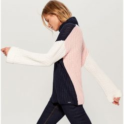 Sweter z golfem - Różowy. Czerwone golfy damskie Mohito, l. Za 119,99 zł.