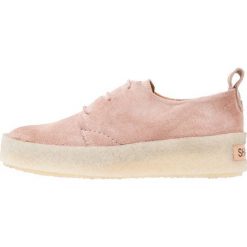 Shabbies Amsterdam Sznurowane obuwie sportowe rose. Czerwone buty sportowe damskie marki Shabbies Amsterdam, z materiału. Za 759,00 zł.