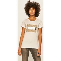 Trussardi Jeans - T-shirt. Niebieskie bluzki damskie Trussardi Jeans, s, z aplikacjami, z bawełny, casualowe, z okrągłym kołnierzem, z krótkim rękawem. Za 279,90 zł.