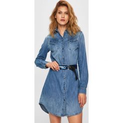 Guess Jeans - Sukienka. Niebieskie sukienki damskie Guess Jeans, na co dzień, s, w paski, z bawełny, casualowe, bez kołnierzyka, z długim rękawem, długie, mini, proste. W wyprzedaży za 399,90 zł.