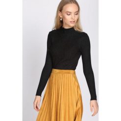 Ciemnoszary Sweter Tolerate. Szare swetry damskie Born2be, uniwersalny, bez wzorów, bez rękawów, bez kaptura. Za 69,99 zł.