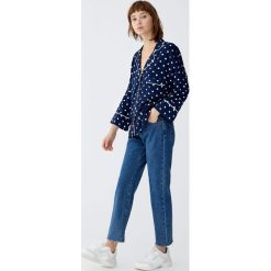 Proste jeansy. Niebieskie jeansy damskie Pull&Bear, z jeansu. Za 109,00 zł.