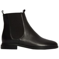 Buty zimowe męskie: Skórzane botki w kolorze czarnym