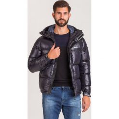 KURTKA PUCHOWA EMPORIO ARMANI. Niebieskie płaszcze męskie m, z nadrukiem, z puchu. Za 1397,40 zł.