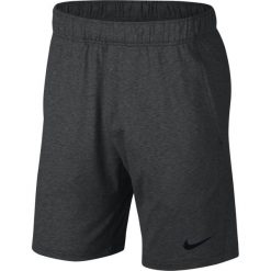 Nike Szorty Czarny. Czarne spodenki i szorty męskie Nike, l, bez wzorów, z elastanu. Za 206,95 zł.