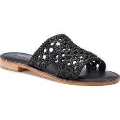 Klapki EMU AUSTRALIA - Kadina W11942 Black. Czarne klapki damskie EMU Australia, bez wzorów, ze skóry, bez obcasa, na obcasie. W wyprzedaży za 299,00 zł.