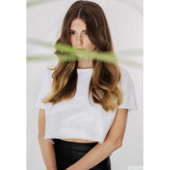 Bluza crop top. Białe topy damskie marki Pakamera, xs, z bawełny, z krótkim rękawem, krótkie. Za 189,00 zł.