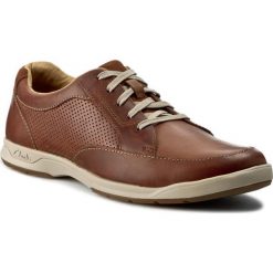 Półbuty CLARKS - Stafford Park5 203585937 Tan Leather. Brązowe derby męskie Clarks, ze skóry, na sznurówki. Za 399,00 zł.