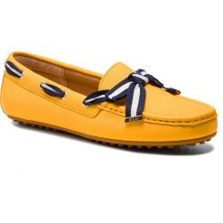 Mokasyny LAUREN RALPH LAUREN - Becka 802740088002 Sunflower. Żółte mokasyny damskie marki Lauren Ralph Lauren, ze skóry, na płaskiej podeszwie. Za 519,00 zł.