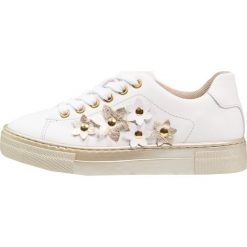Bullboxer Tenisówki i Trampki white. Białe trampki chłopięce marki Bullboxer, z materiału. Za 319,00 zł.