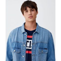 Jasnoniebieska kurtka jeansowa vintage. Niebieskie kurtki męskie Pull&Bear, m, bez wzorów, z jeansu, vintage, bez kaptura. Za 96,90 zł.