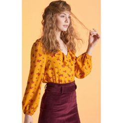 Trapezowa spódnica mini z paskiem - Bordowy. Czerwone spódniczki damskie Cropp, s, bez wzorów, mini, trapezowe. W wyprzedaży za 29,99 zł.