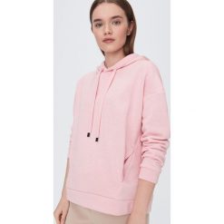 Bluza basic z kapturem - Różowy. Różowe bluzy damskie Sinsay, s, bez wzorów, bez rękawów, z kapturem. Za 39,99 zł.