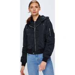 Tommy Jeans - Kurtka bomber. Czarne bomberki damskie marki Tommy Jeans, s, z elastanu, z kapturem. W wyprzedaży za 599,90 zł.