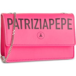 Saszetka nerka PATRIZIA PEPE - 2V8967/A5K9-M358 Fluo Pink. Różowe nerki damskie Patrizia Pepe, bez wzorów, ze skóry ekologicznej, wizytowe, bez dodatków. Za 989,00 zł.