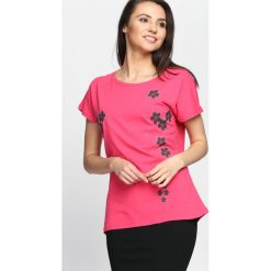 Fuksjowy T-shirt Getting Over. Różowe bluzki damskie marki Born2be, l. Za 29,99 zł.
