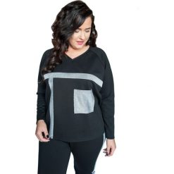 Elegancka czarna kimonowa bluzka OVERSIZE PLUS SIZE. Czarne bluzki damskie Moda Size Plus Iwanek, xxl, z nadrukiem, z bawełny, eleganckie, z kontrastowym kołnierzykiem, plus size, z długim rękawem. Za 116,00 zł.