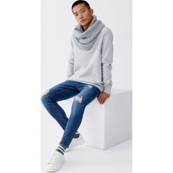 Jeansy super skinny fit z przetarciami. Szare jeansy męskie marki Pull&Bear, m, bez wzorów. Za 129,00 zł.
