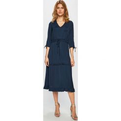Scotch & Soda - Sukienka. Niebieskie sukienki damskie Scotch & Soda, na co dzień, s, bez wzorów, z poliesteru, casualowe, bez kołnierzyka, bez rękawów, midi, rozkloszowane. W wyprzedaży za 479,90 zł.