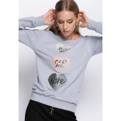 Szara Bluza Stay Away. Szare bluzy damskie Born2be, na jesień, l. Za 34,99 zł.