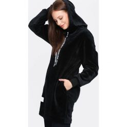 Czarna Bluza Fluorescent. Czarne bluzy z kapturem damskie Born2be, l. Za 74,99 zł.