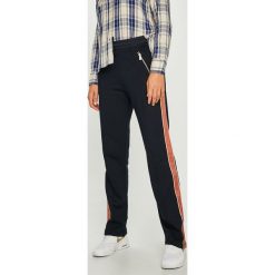 Scotch & Soda - Spodnie. Białe spodnie damskie Scotch & Soda, s, z bawełny, z podwyższonym stanem. W wyprzedaży za 299,90 zł.