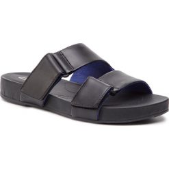 Klapki CLARKS - Bright Deja 261401904 Black Leather. Czarne klapki damskie Clarks, bez wzorów, ze skóry, bez obcasa. W wyprzedaży za 239,00 zł.