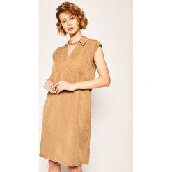 Sukienka codzienna Marc O'Polo 003 1525 21243. Pomarańczowe sukienki damskie Marc O'Polo, na co dzień, bez wzorów, z lyocellu, polo, bez rękawów, proste. W wyprzedaży za 549,00 zł.