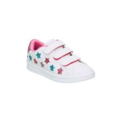 Buty Dziecko Skechers 84470L-WMLT. Białe trampki dziewczęce Skechers, bez wzorów, bez zapięcia. Za 201,86 zł.