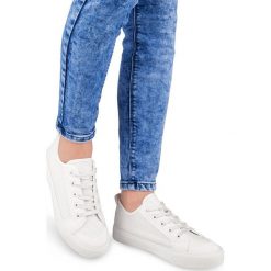 Trampki damskie N/M BOK-1138 Białe. Białe trampki i tenisówki damskie N/M, bez wzorów, z tkaniny, na sznurówki. Za 49,00 zł.