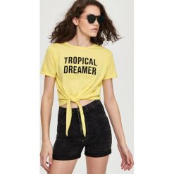 Bermudy damskie: Marmurkowe szorty high waist – Czarny