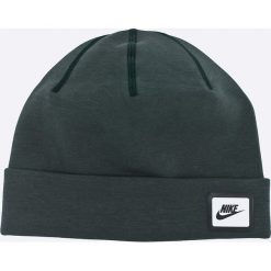 Nike Sportswear - Czapka. Zielone czapki męskie marki Nike Sportswear, na zimę, z elastanu. W wyprzedaży za 59,90 zł.