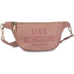 Saszetka nerka LOVE MOSCHINO - JC4292PP08KN0601 Cipria. Różowe nerki damskie Love Moschino, bez wzorów, ze skóry ekologicznej, młodzieżowe, bez dodatków. Za 609,00 zł.