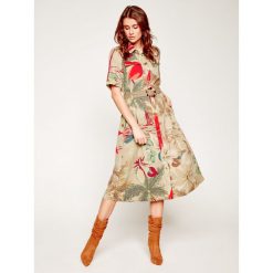 Sukienka koszulowa Desigual Sailor 20SWVN01. Brązowe sukienki damskie Desigual, na co dzień, bez wzorów, z lyocellu, z koszulowym kołnierzykiem, bez rękawów, proste. Za 499,00 zł.
