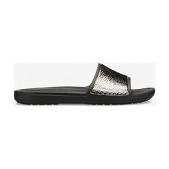 Crocs Sloane Kapcie Czarny. Czarne kapcie damskie Crocs, z materiału. Za 183,95 zł.
