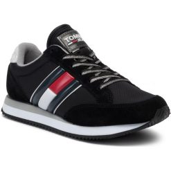 Sneakersy TOMMY JEANS - Casual Retro Sneaker EN0EN00644 Black 990. Czarne półbuty damskie Tommy Jeans, z jeansu. Za 399,00 zł.