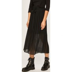 Answear - Spódnica. Czarne spódniczki damskie ANSWEAR, s, bez wzorów, z poliesteru, midi, rozkloszowane. W wyprzedaży za 69,90 zł.