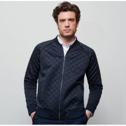 Pikowana bluza - Granatowy. Niebieskie bluzy męskie Reserved, s, bez wzorów, bez kołnierzyka, bez rękawów, bez kaptura. Za 159,99 zł.