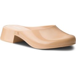 Klapki MELISSA - Zen Ad 32345 Beige 01150. Brązowe klapki damskie marki Melissa, bez wzorów, z tworzywa sztucznego, bez obcasa, na obcasie. W wyprzedaży za 199,00 zł.