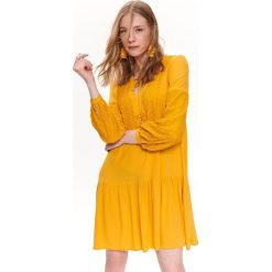 Sukienka mini z bufiastymi rękawami i koronką. Żółte sukienki damskie Top Secret, na co dzień, na lato, w koronkowe wzory, z koronki, eleganckie, z dekoltem w serek, z długim rękawem, długie, mini, proste. W wyprzedaży za 69,99 zł.