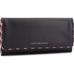 Duży Portfel Damski TOMMY HILFIGER - Classic Th Leather L AW0AW05753 413. Niebieskie portfele damskie TOMMY HILFIGER, ze skóry. W wyprzedaży za 439,00 zł.
