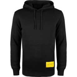 Calvin Klein Bluza"Andy Warhol". Bluzy męskie Calvin Klein, z nadrukiem, z tkaniny, z kontrastowym kołnierzykiem, bez rękawów, bez kaptura. Za 369,00 zł.