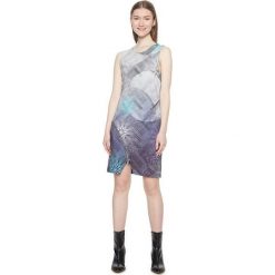 Desigual Kamizelka damska kamizelka Ohio Navy 18WWVK88 5000 (rozmiar L). Niebieskie kamizelki damskie Desigual, l, bez wzorów, eleganckie, bez kaptura. W wyprzedaży za 228,00 zł.