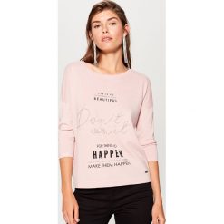 Sweter z aplikacją - Różowy. Różowe swetry damskie Mohito, s, z aplikacjami, bez rękawów, bez kaptura. W wyprzedaży za 39,99 zł.